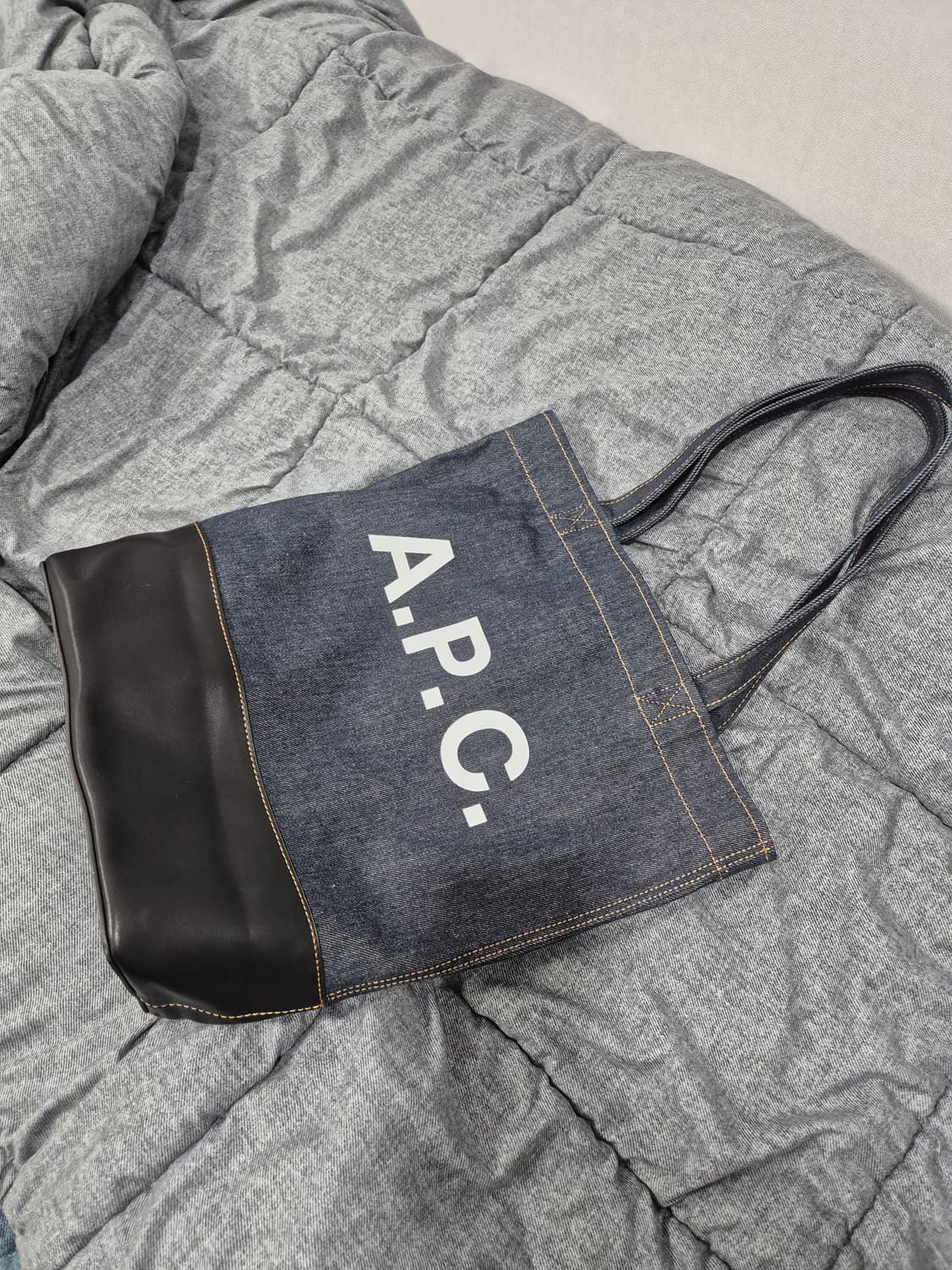 아페쎄 a.p.c. 악셀 토트백 라지 상품이미지1