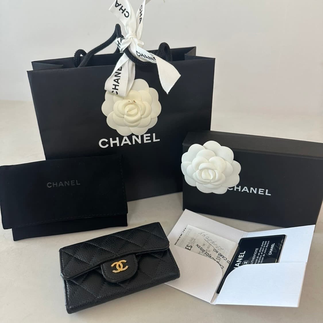 샤넬 클래식 똑딱이 카드지갑 블랙 금장 상품이미지1