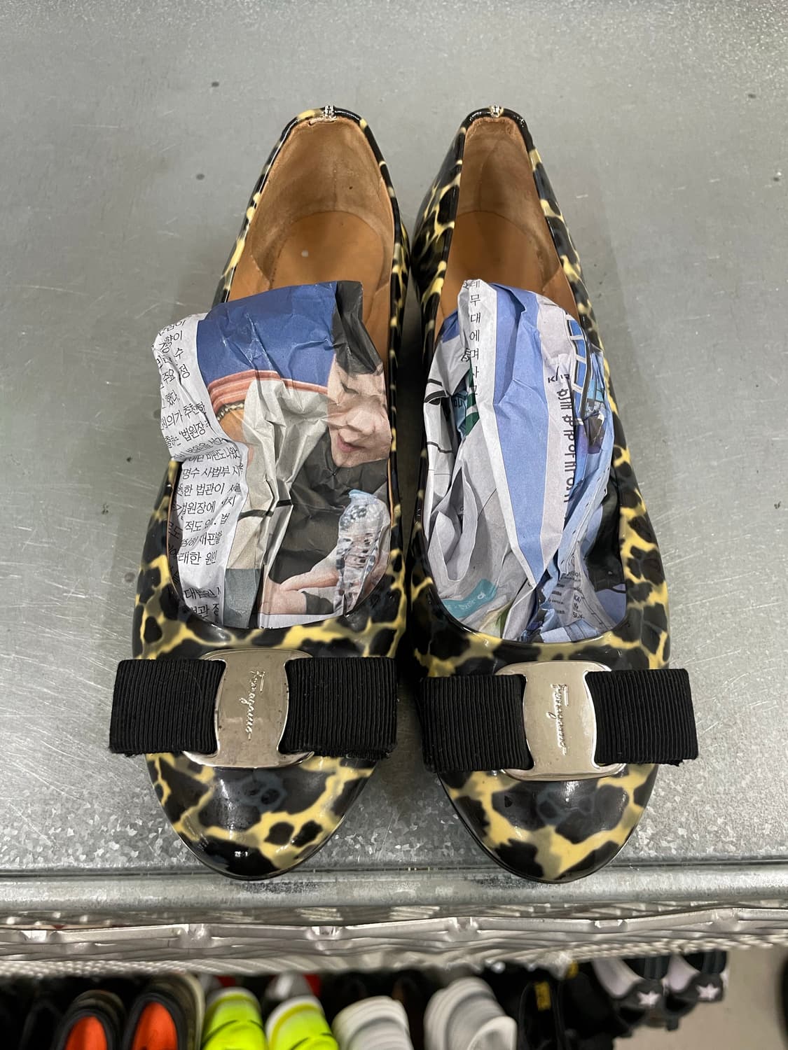 페레가모 레오파드 플랫 슈즈 6 상품이미지5