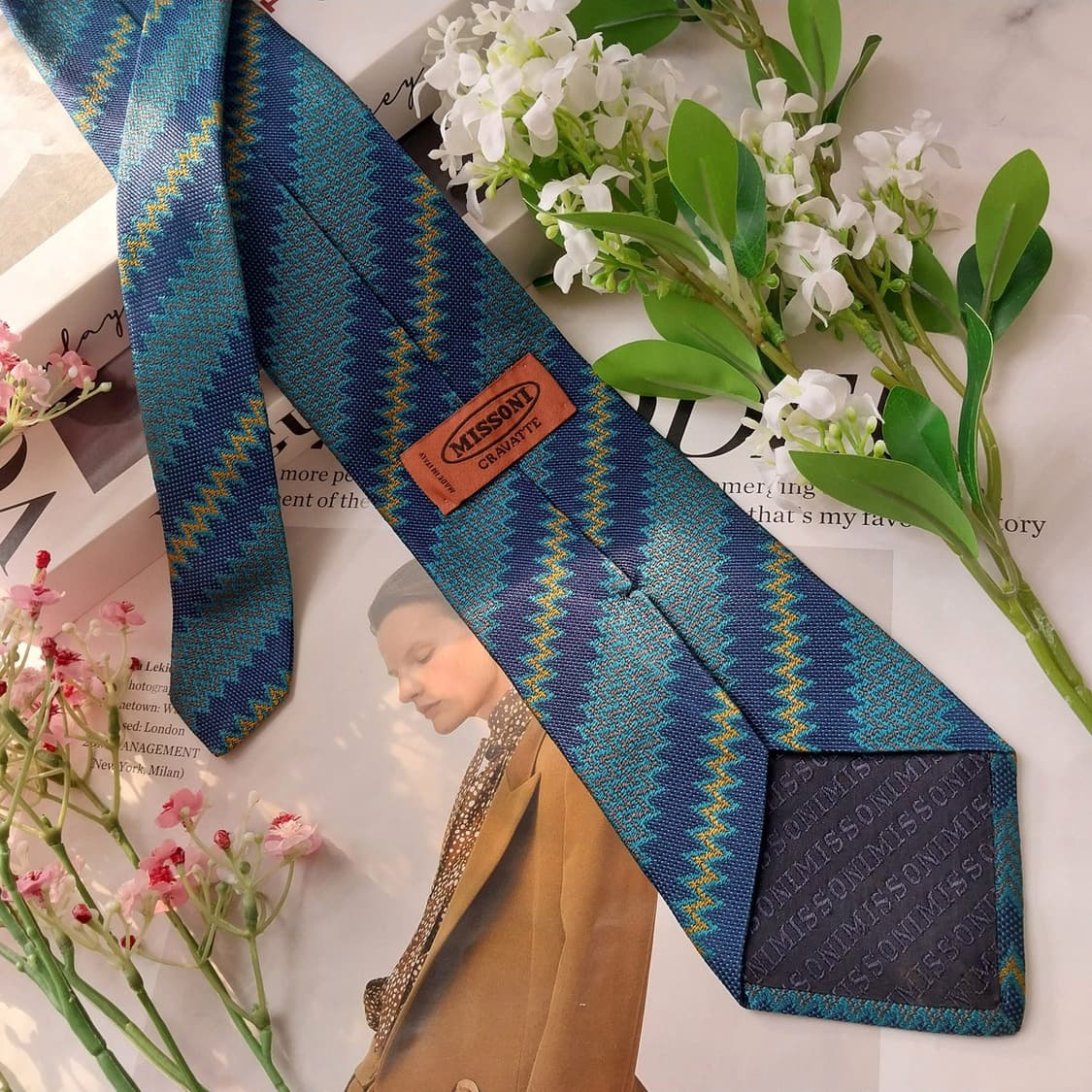 미쏘니 실크 청녹색 지그재그 패턴 넥타이 9.4cm A+등급 K1830
 상품이미지5