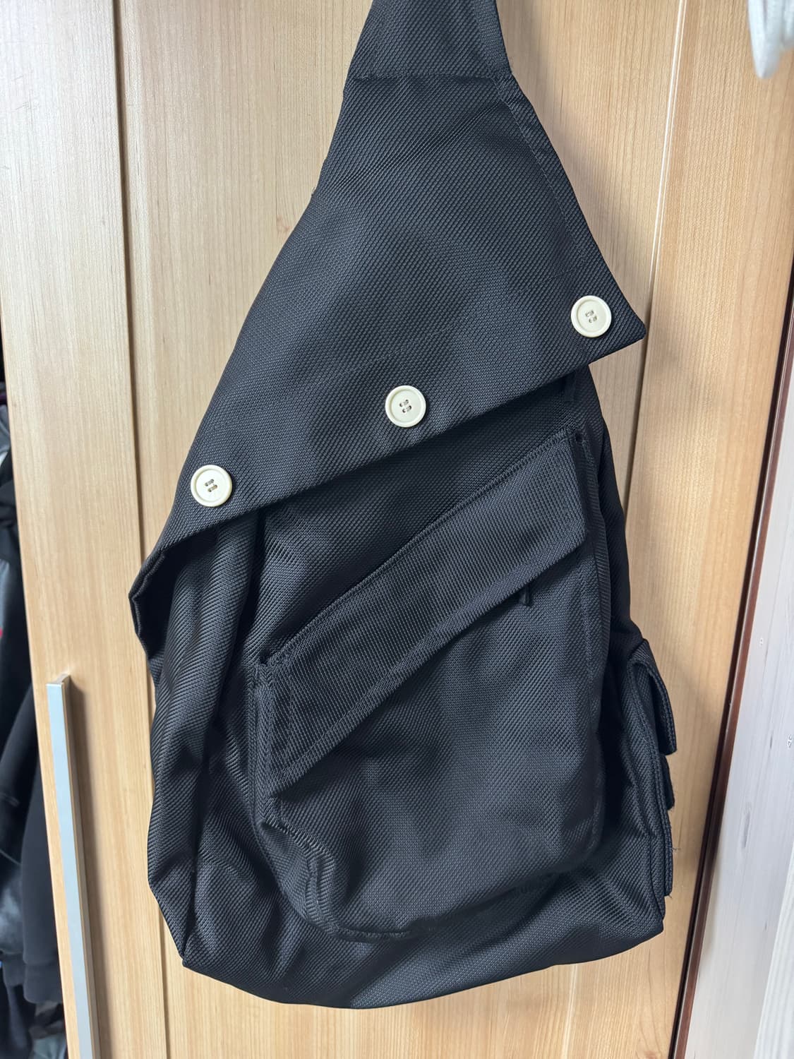18FW 라프시몬스 이스트팩 단추 슬링백 블랙 상품이미지2