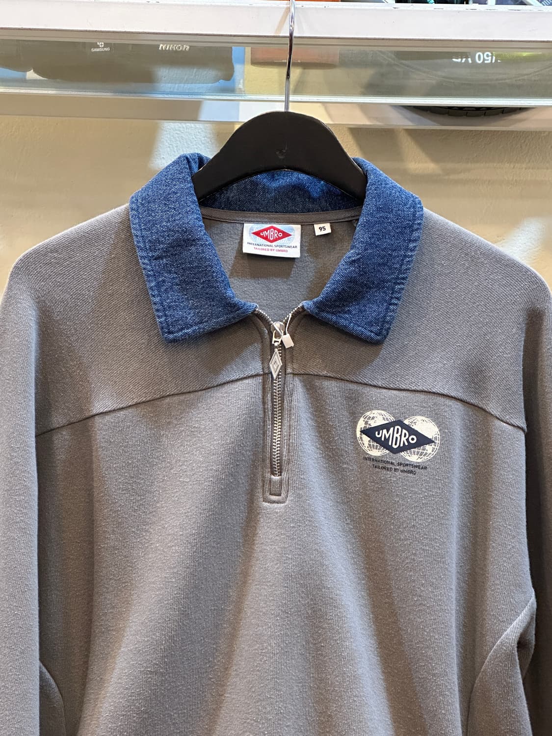 엄브로 하프집업 데님 카라 맨투맨 상품이미지2