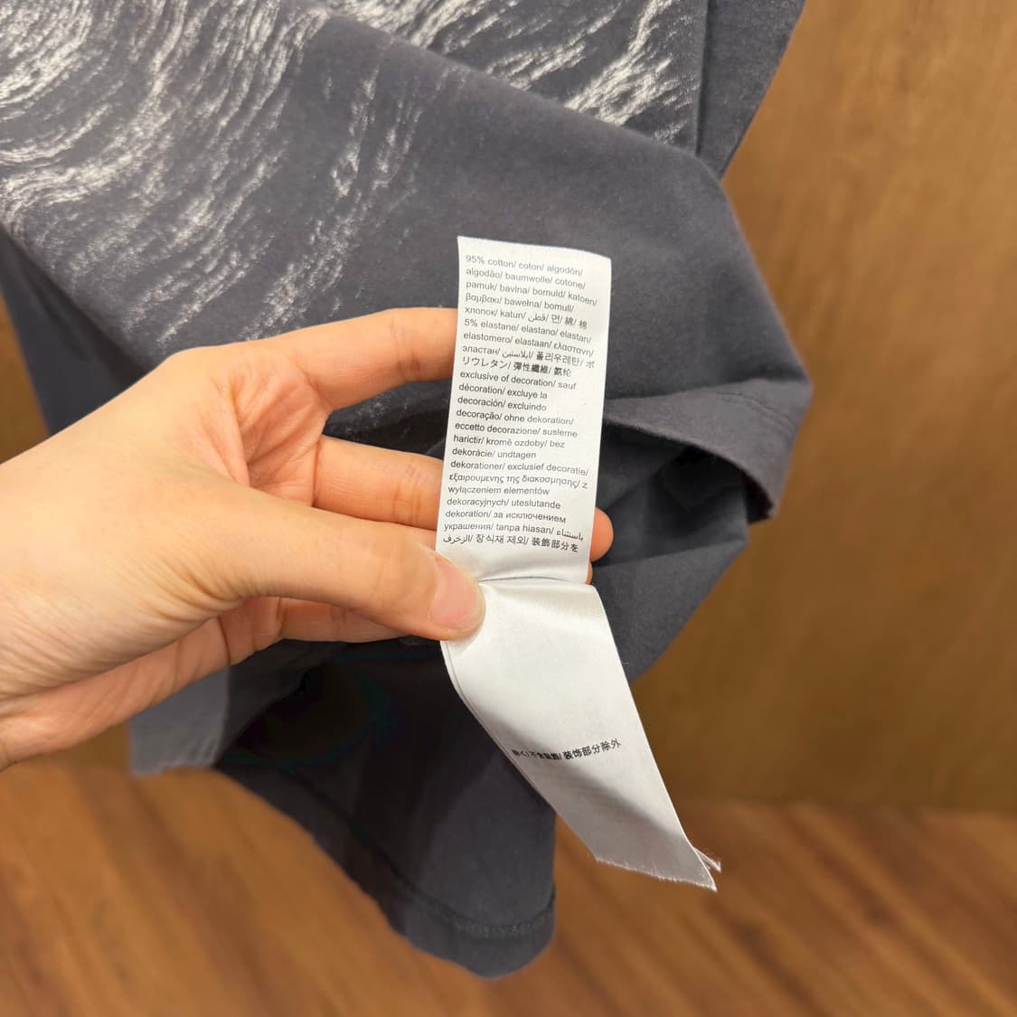 캘빈클라인 반팔 티셔츠 그래픽 프린팅 디테일 레귤러핏 차콜 그레이 상품이미지7