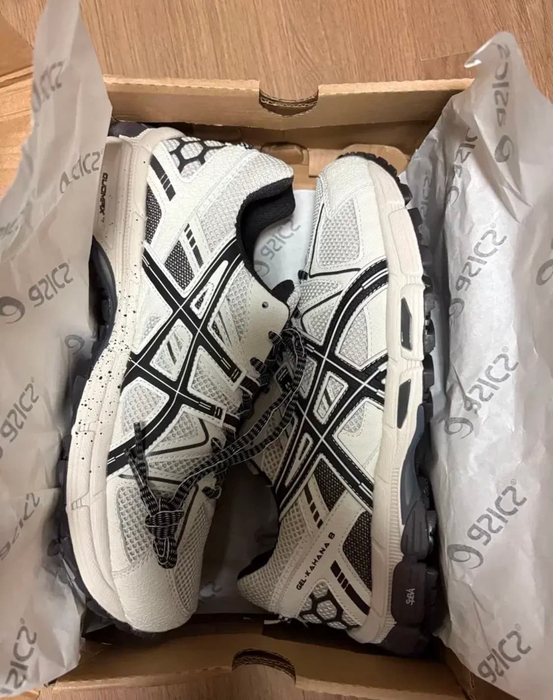 새상품) 아식스 젤카하나8 라이트 그 레이 블랙 1011B895-200 상품이미지2