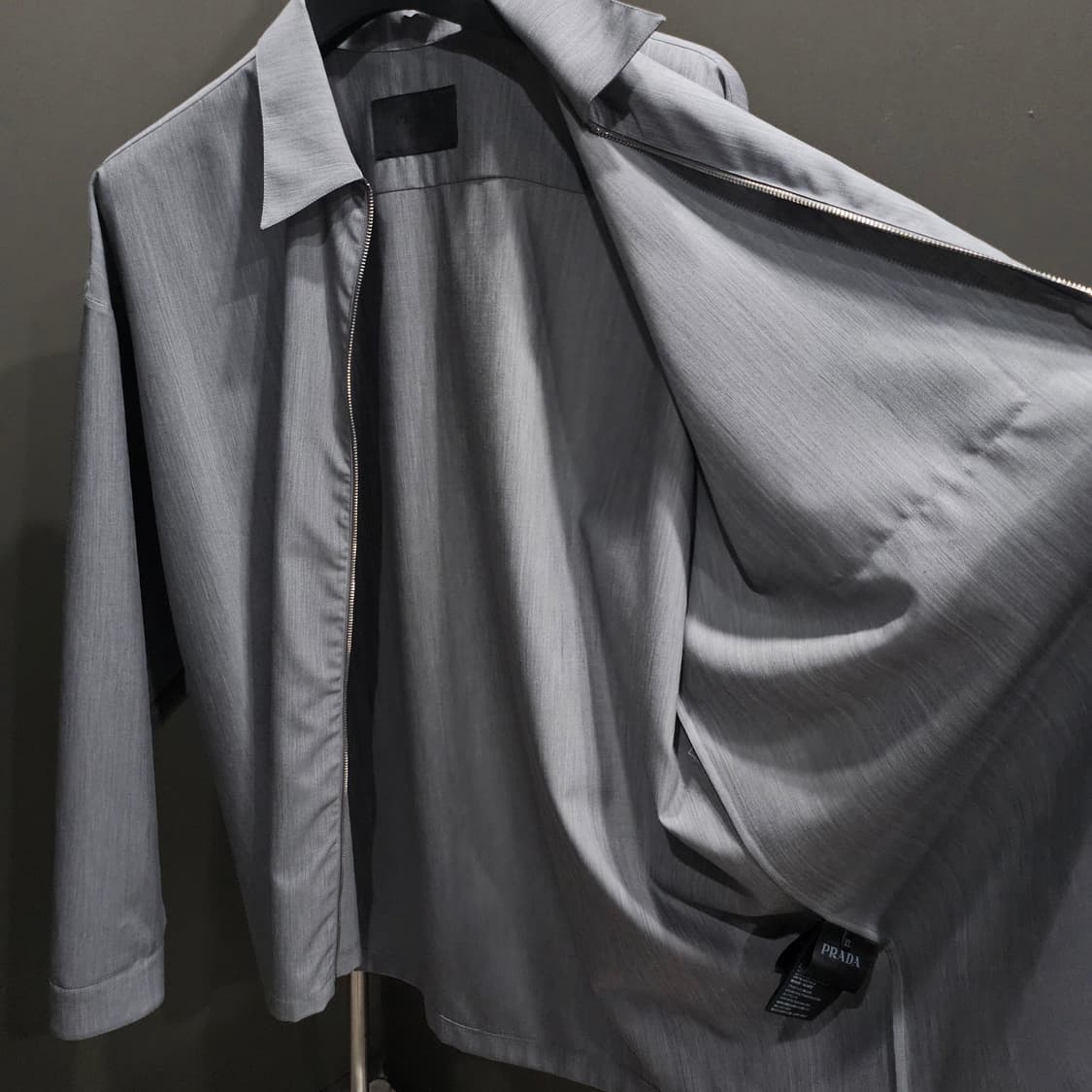 프라다 울 & 모헤어 로고 그레이 셔츠자켓 상품이미지6