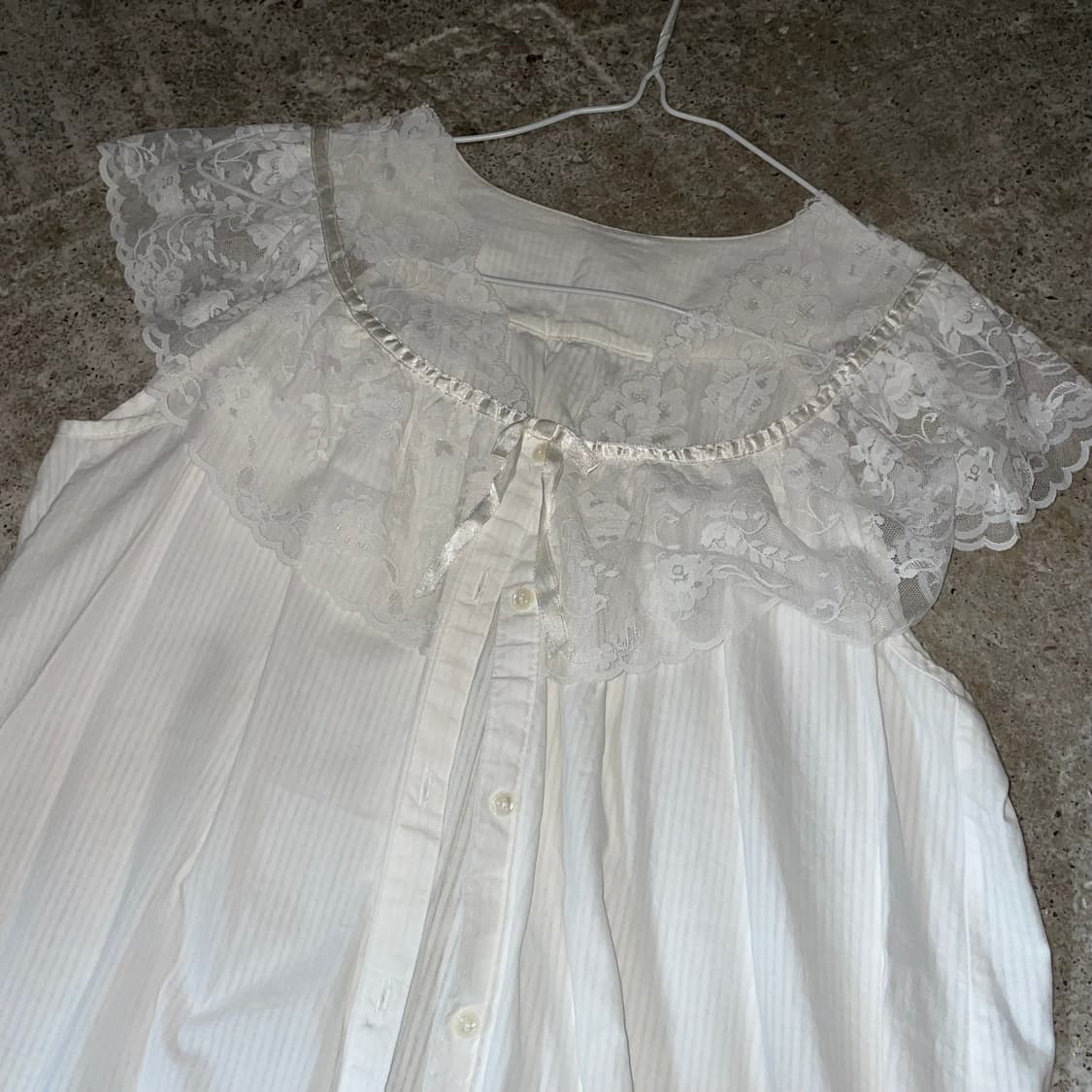 빈티지 레이스 리봄 슬리브리스 아이보리 모리 산장 엑시즈팜 상품이미지1