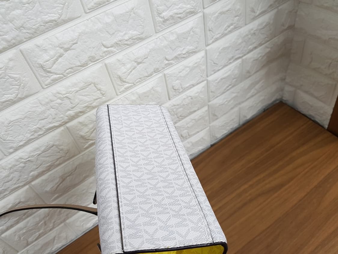 마이클코어스 토트백 &크로스백 (미사용.신형.스몰사이즈) 상품이미지4