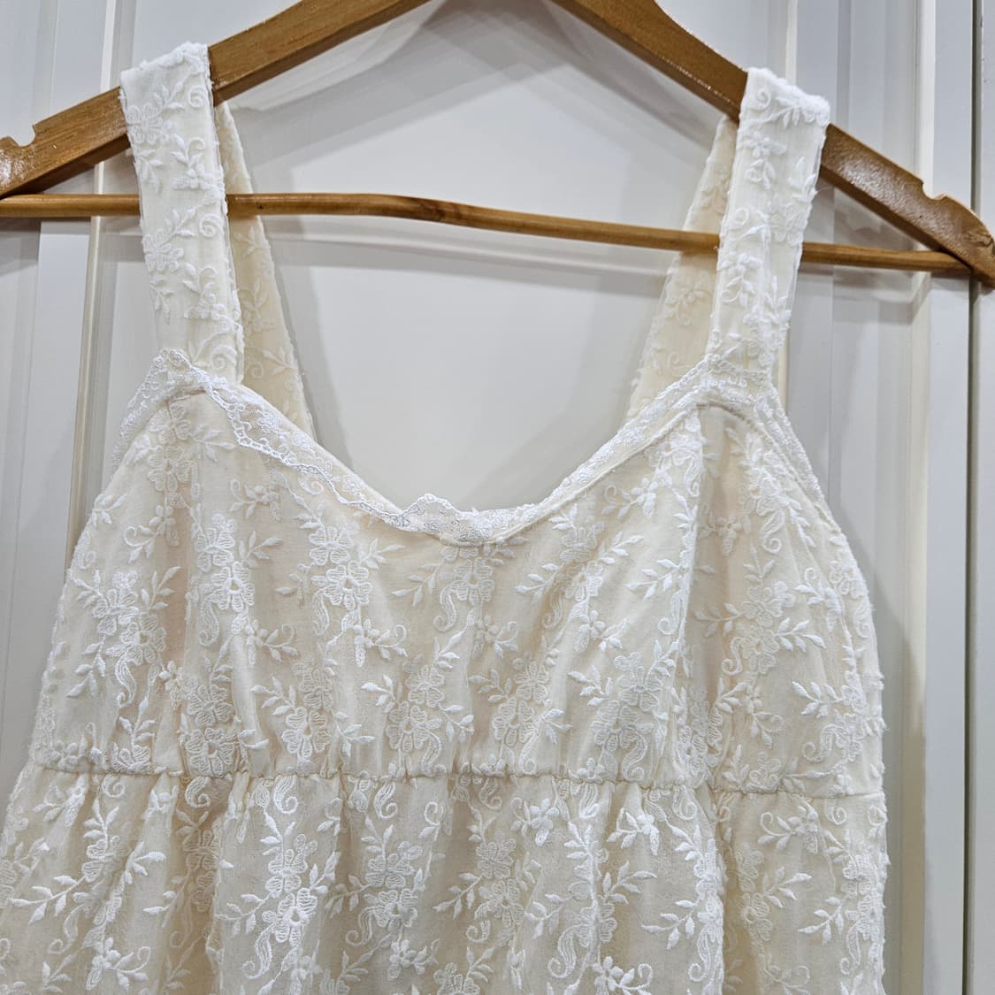 아이보리 레이스 끈나시 블라우스 상품이미지3