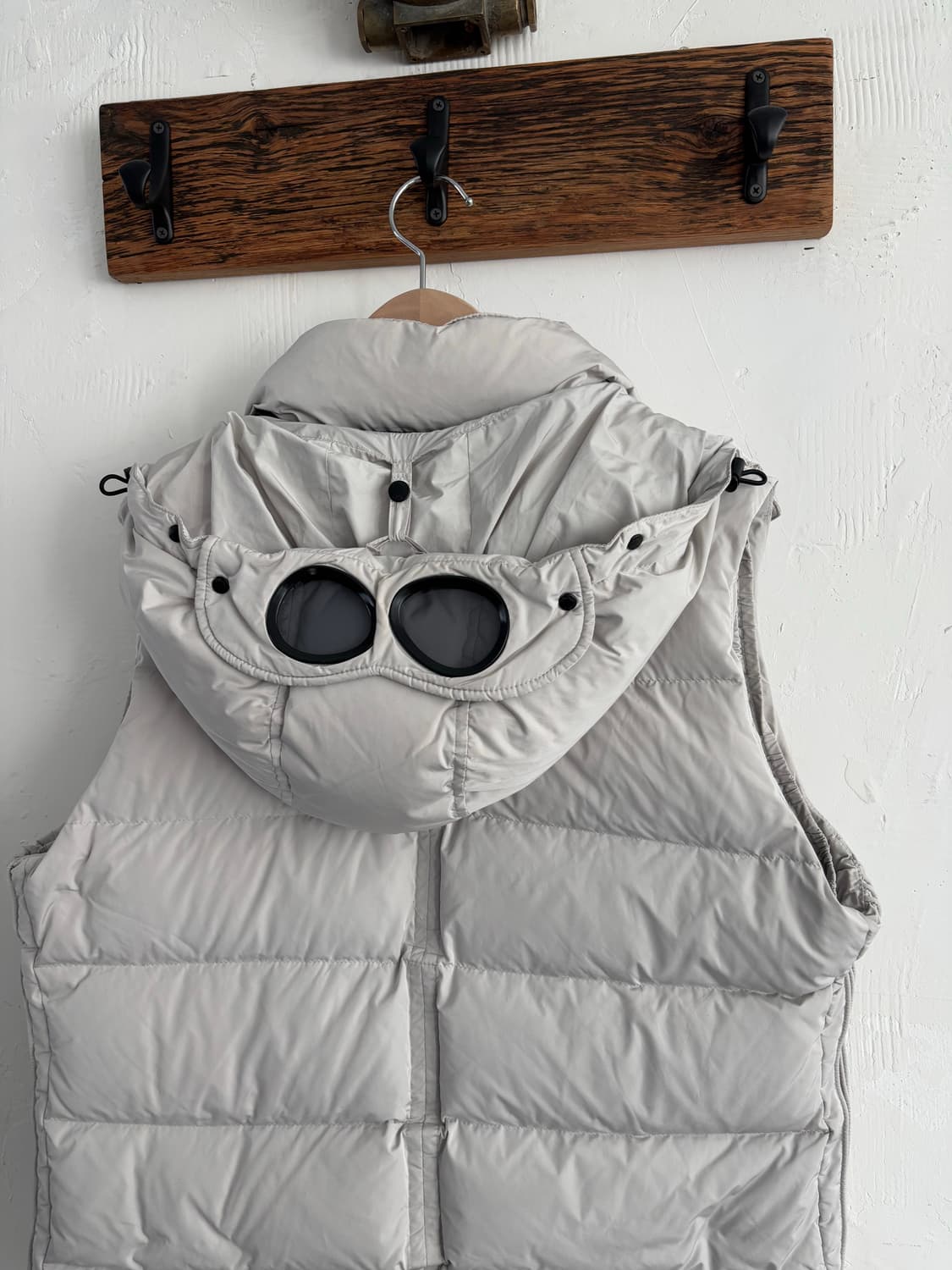 CP 컴퍼니 그레이 고글 구스다운 베스트 상품이미지8