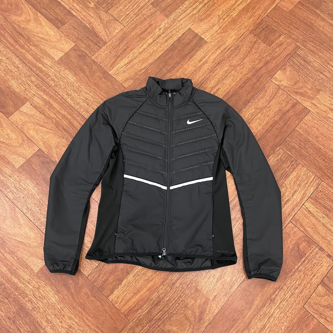 나이키 에어로로프트 자켓  상품이미지2