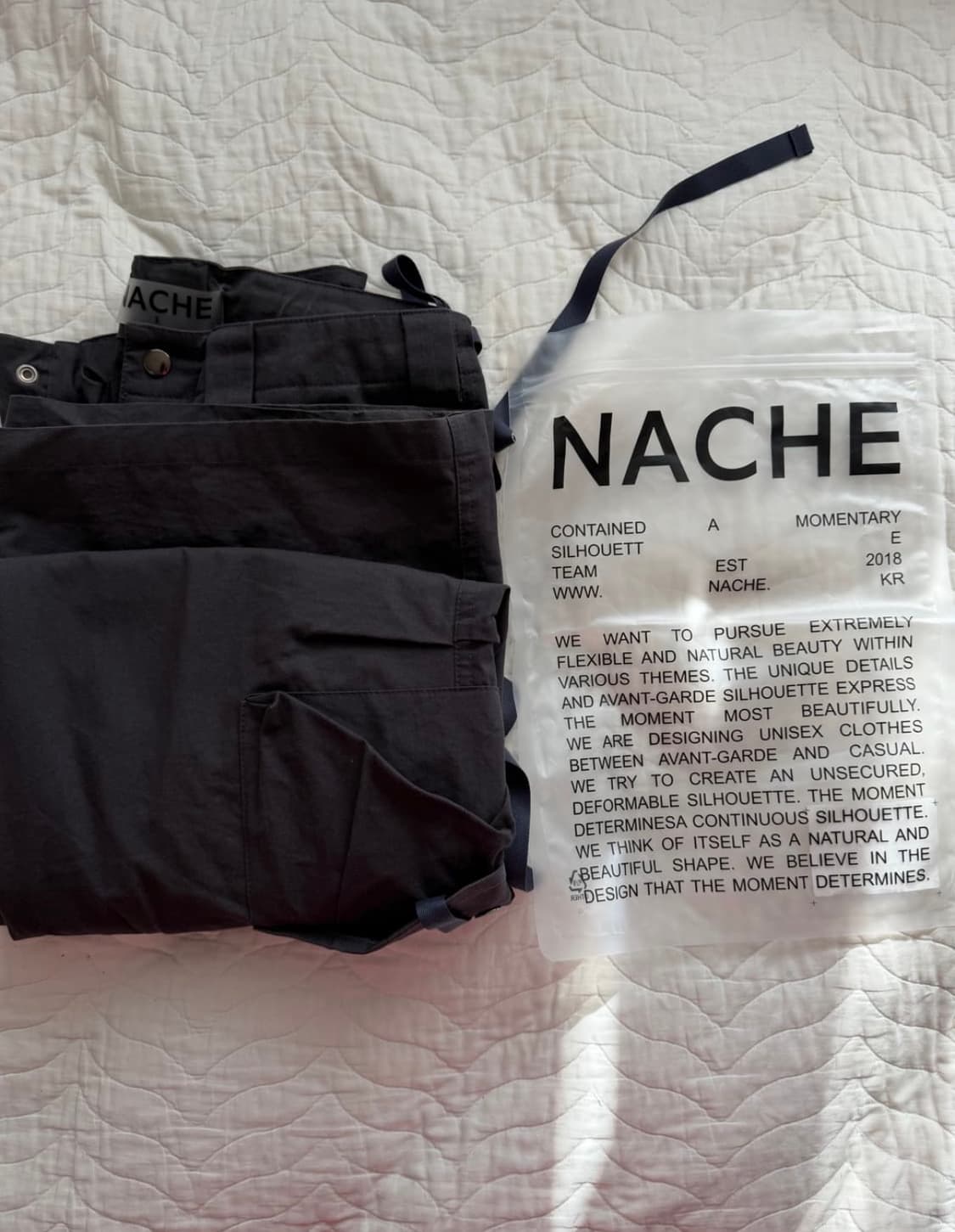 라이즈 소희 착용) 나체 스트랩 카고 팬츠 차콜 nache 상품이미지2