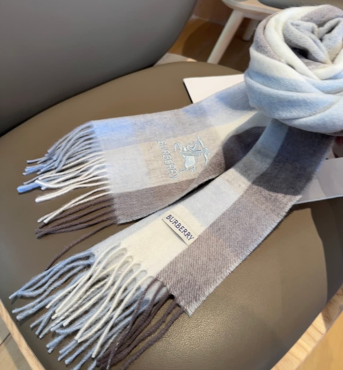 버버리 리버서블 스카프 100% 램스울
 상품이미지4
