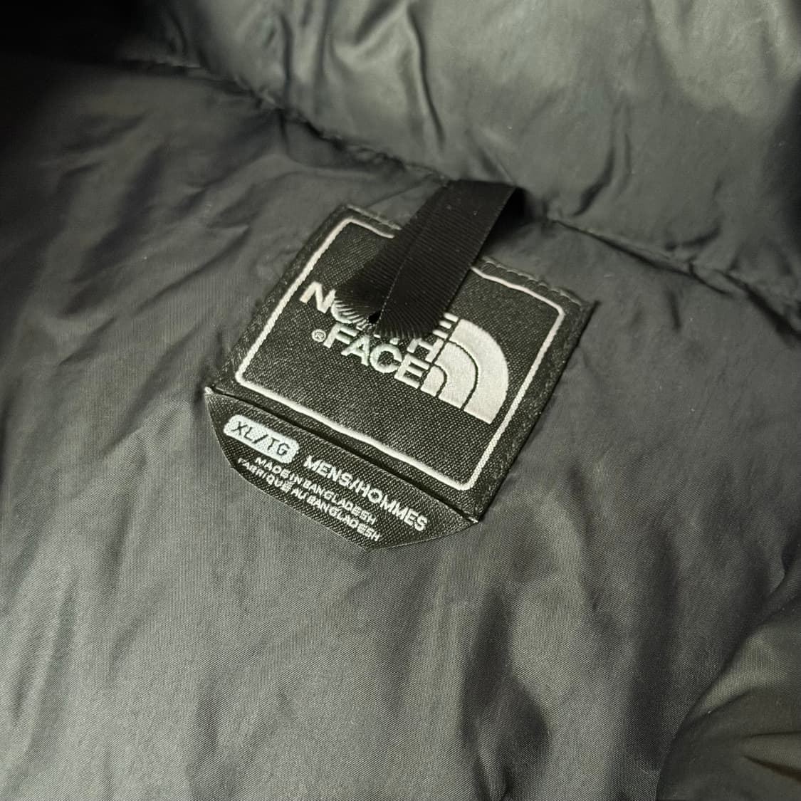 노스페이스 센터로고 무광 블랙 700 눕시 패딩 상품이미지4