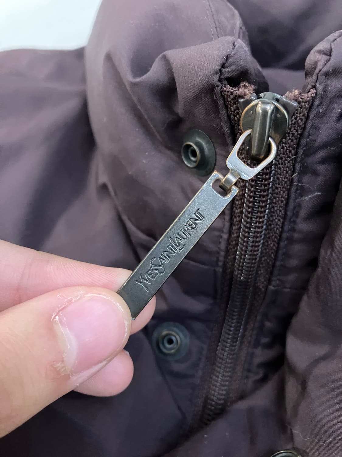 입생로랑 빈티지 구스다운 숏패딩 점퍼 딥브라운 상품이미지4