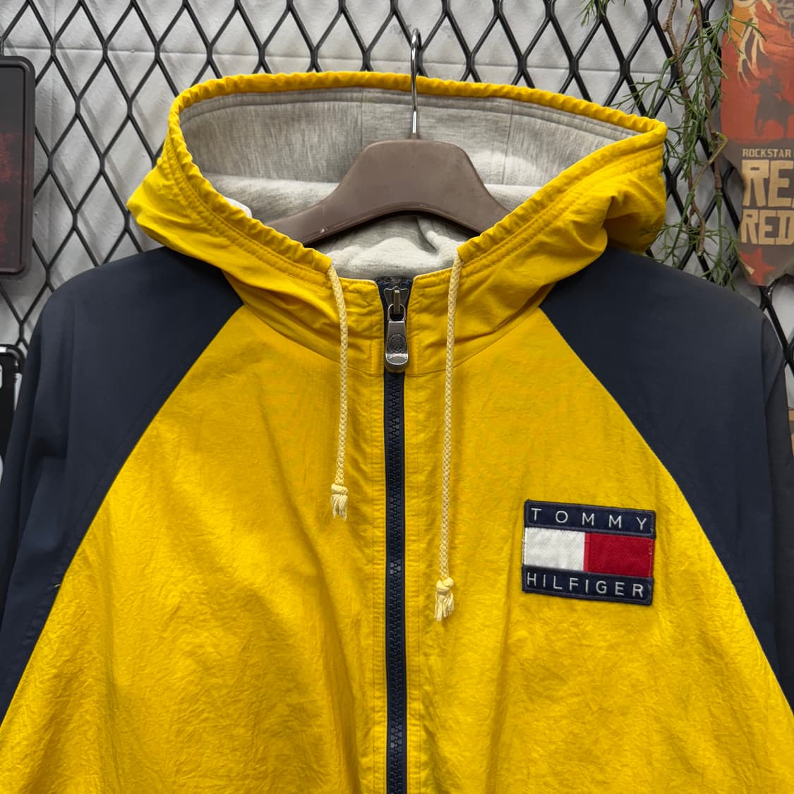 90s 타미힐피거 올드스쿨 나일론 후드집업 옐로 네이비 배색 상품이미지3