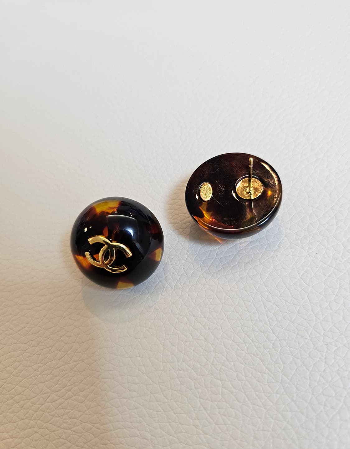샤넬 빈티지단추 레오파드 귀걸이 업사이클링 상품이미지4