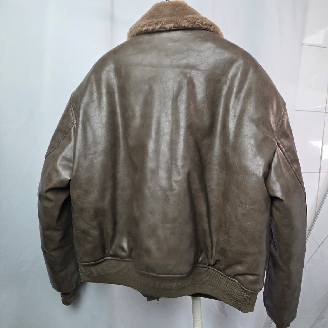 남77 무스탕 에코 양털 카라 레더 자켓 상품이미지8