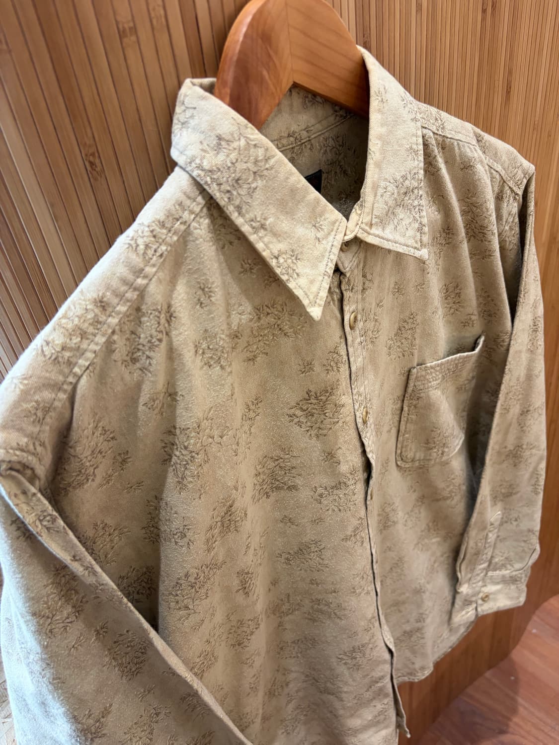 Sunny Clouds Vintage Shirt 상품이미지3