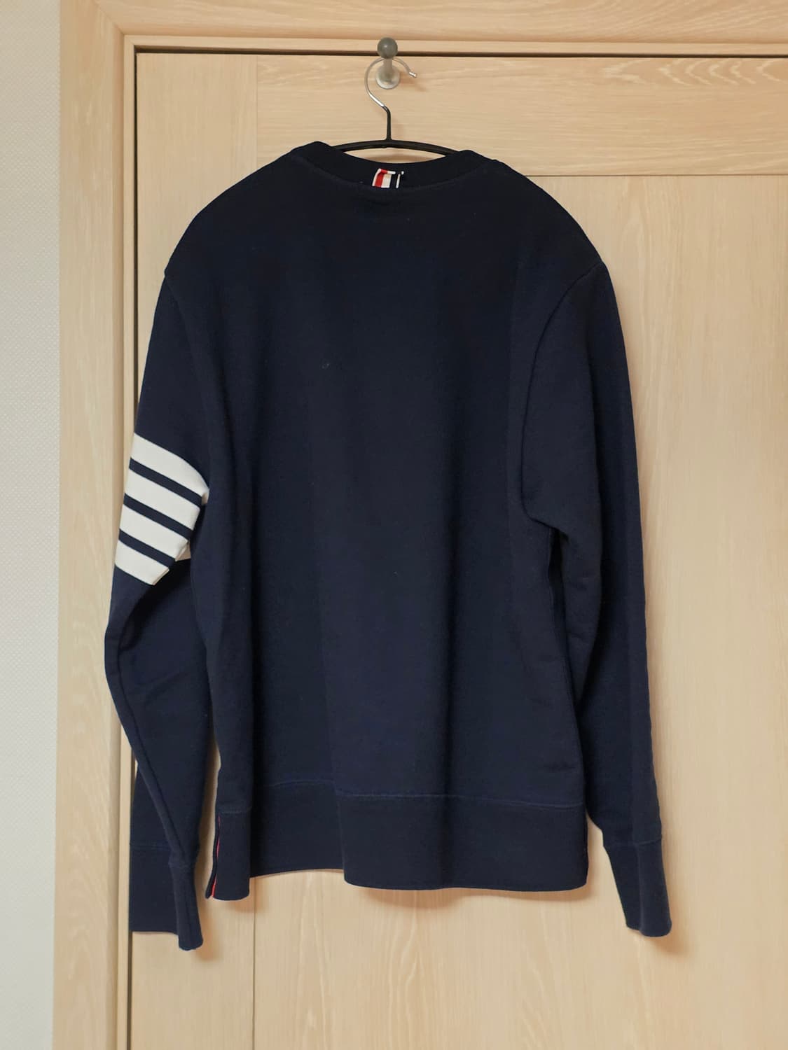 [구매1달] 25FW 톰브라운 엔지니어드 맨투맨 네이비 5사이즈 상품이미지7