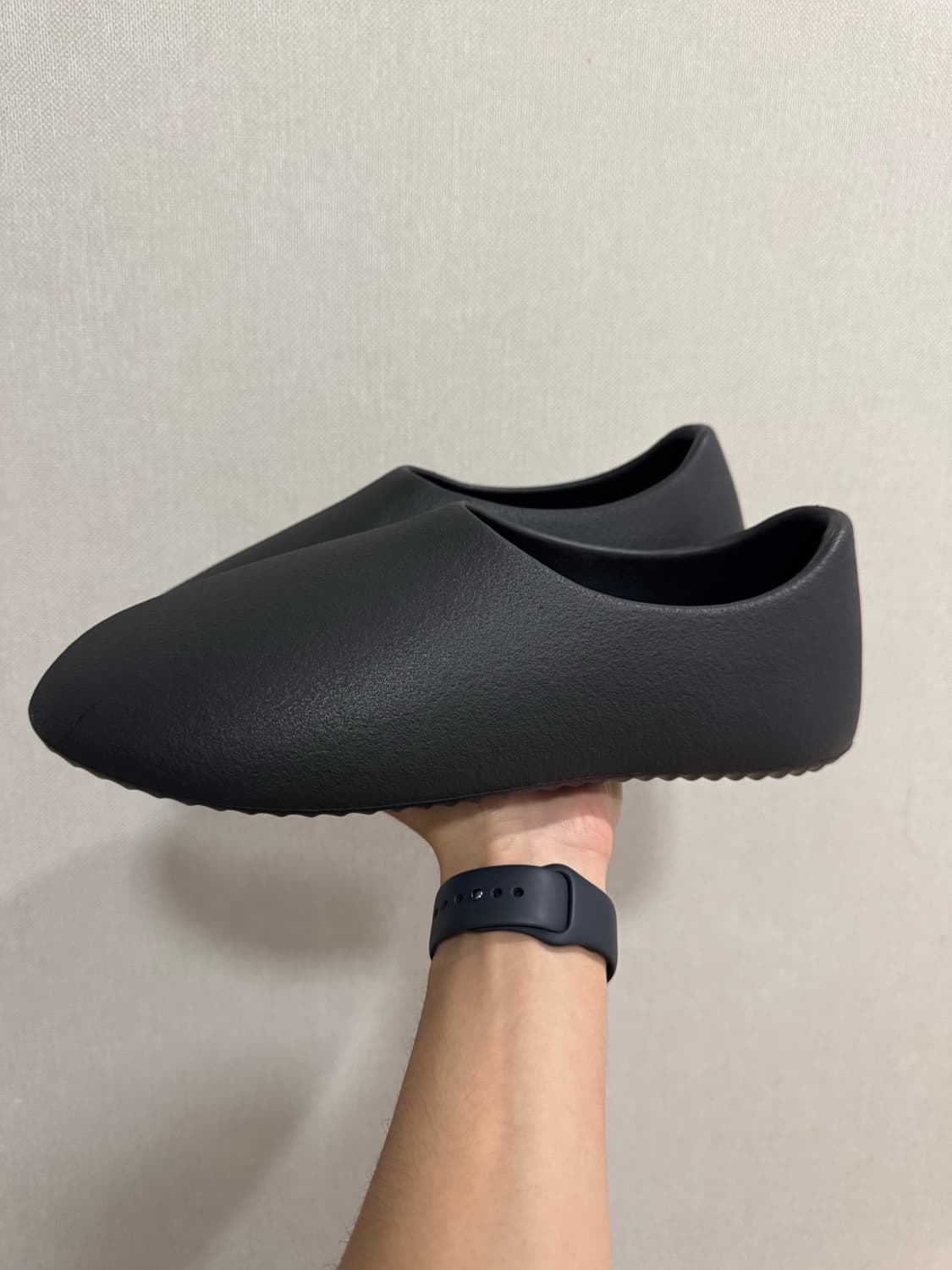 YEEZY SL-01 Size 11 Black 상품이미지4