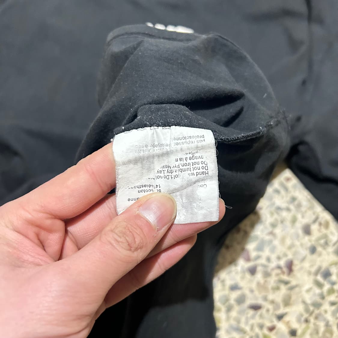 알렉산더 왕(Alexander Wang) 러버라이즈 로고 블랙 티셔츠 상품이미지7