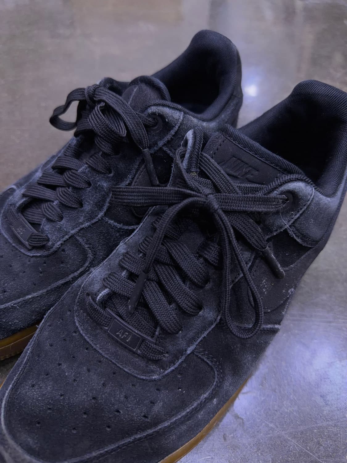 나이키 에어포스1 로우 07 스웨이드 블랙 검 260 상품이미지4