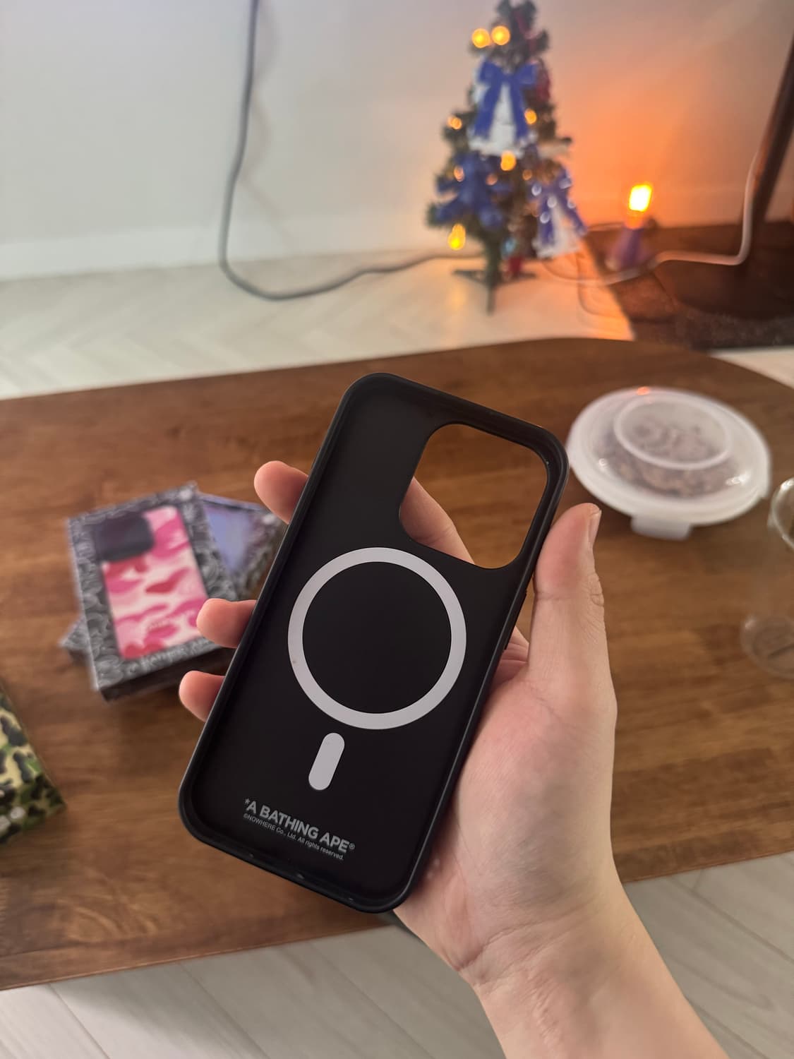 아이폰15프로 베이프 폰케이스 판매합니다 블루 상품이미지3