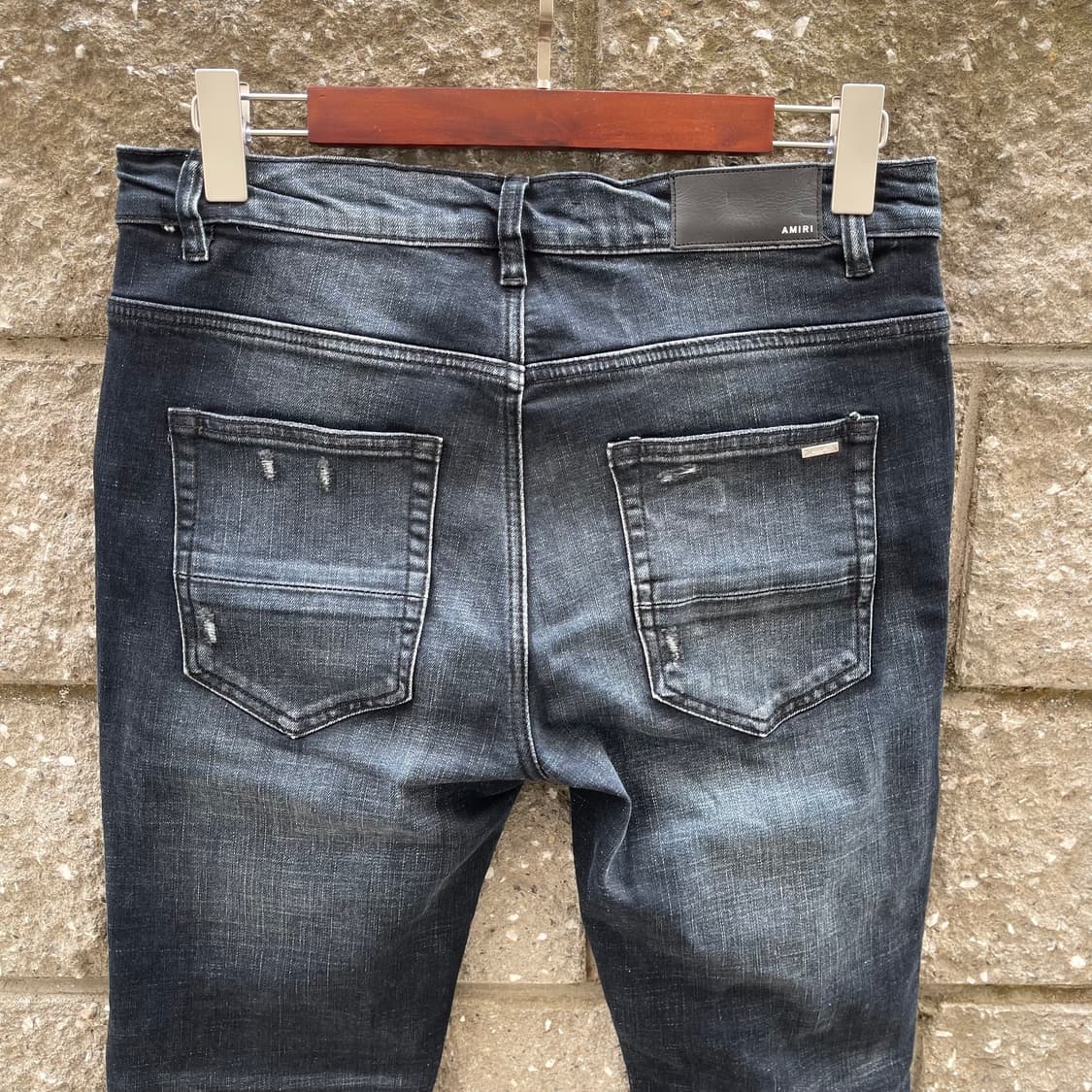 [32] Amiri MX1 디스트레스 레더 패널 데님 팬츠 상품이미지6