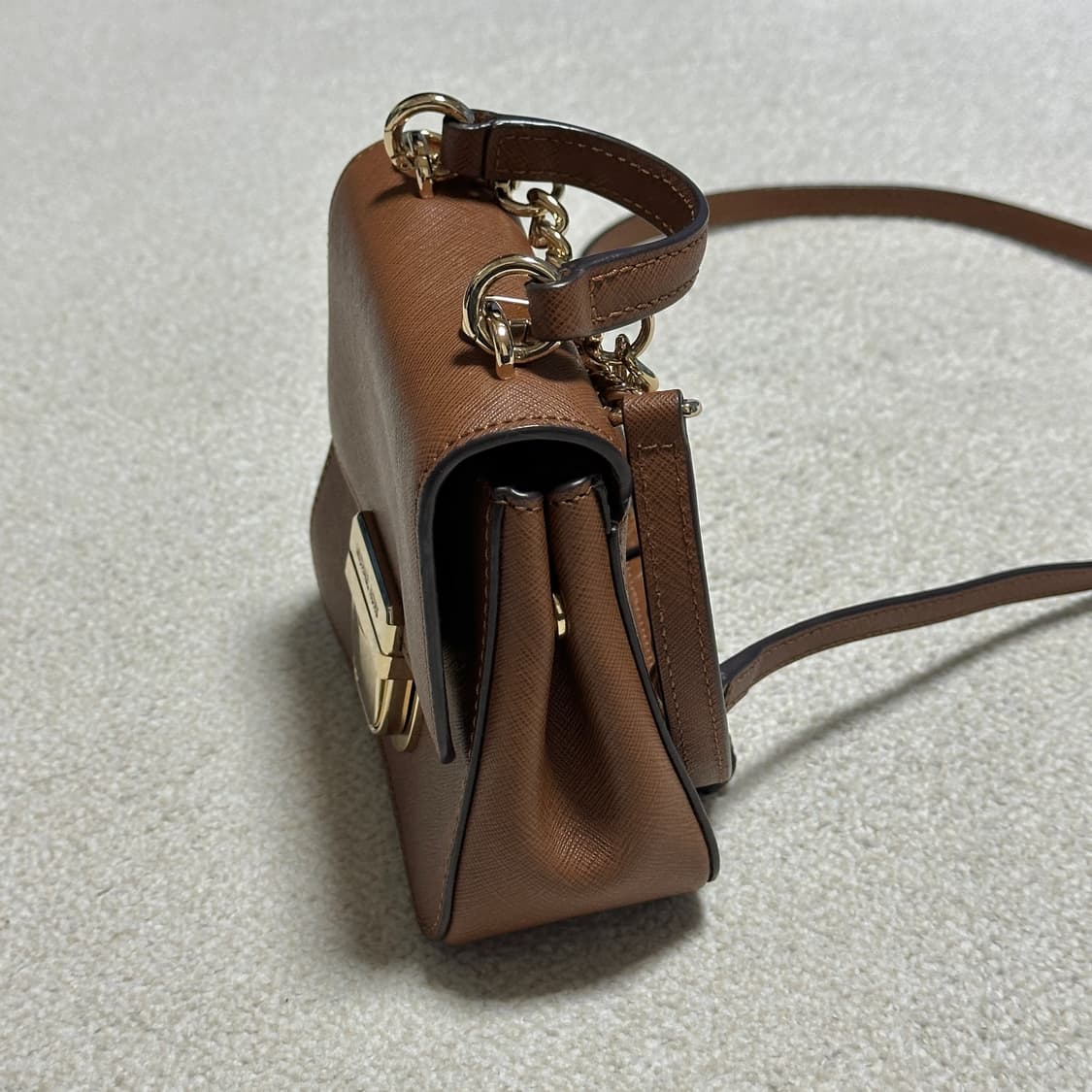 마이클코어스 미니 크로스백 상품이미지4