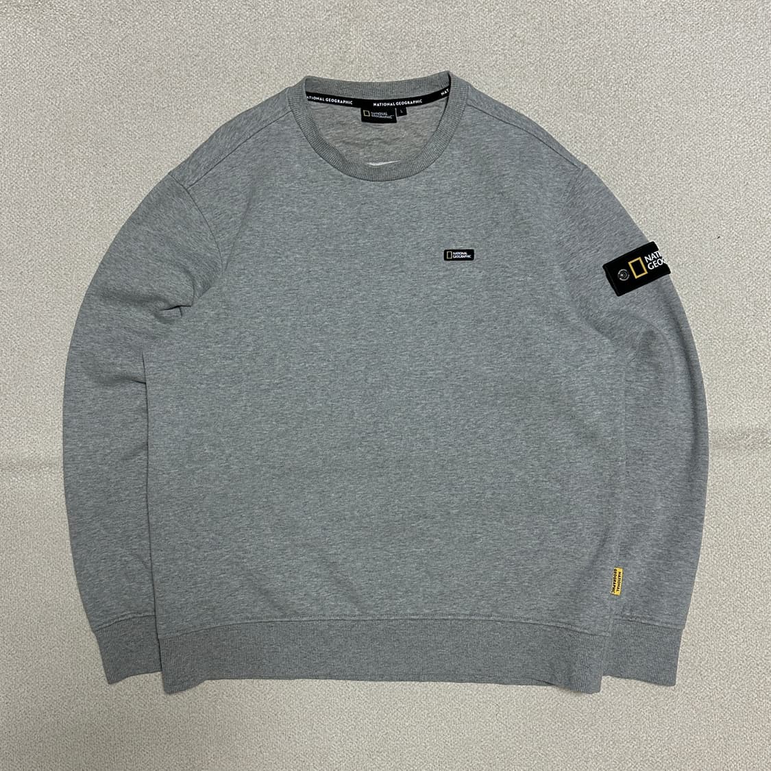 내셔널지오그래픽 스몰 로고 맨투맨 상품이미지2