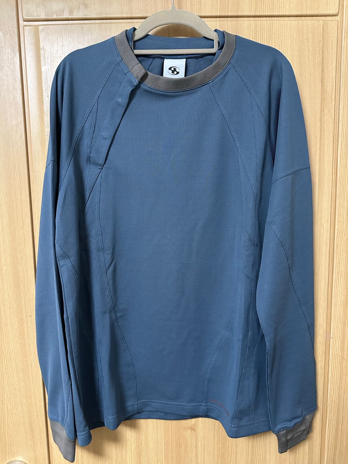 산산기어 플래킷 롱 슬리브 블루 1사이즈 상품이미지1