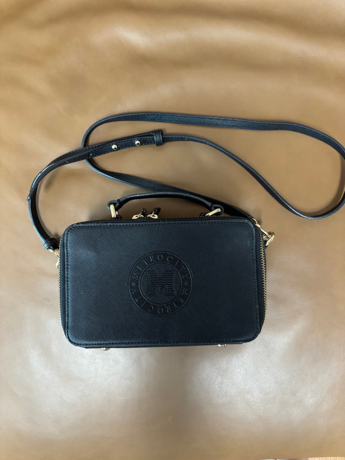 메트로시티 블랙 미니 크로스백 상품이미지1