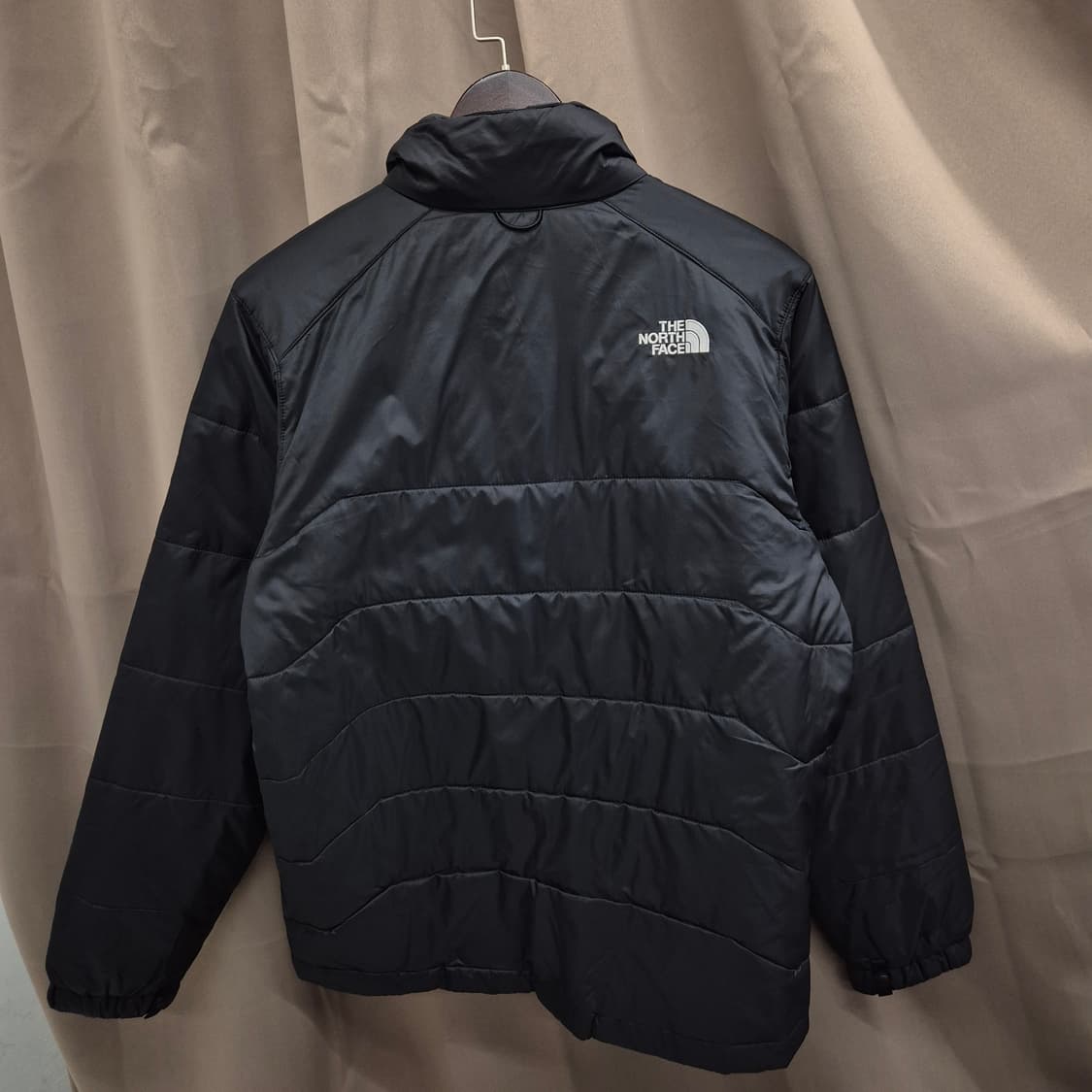 노스페이스 블랙 패딩 점퍼 M 상품이미지3