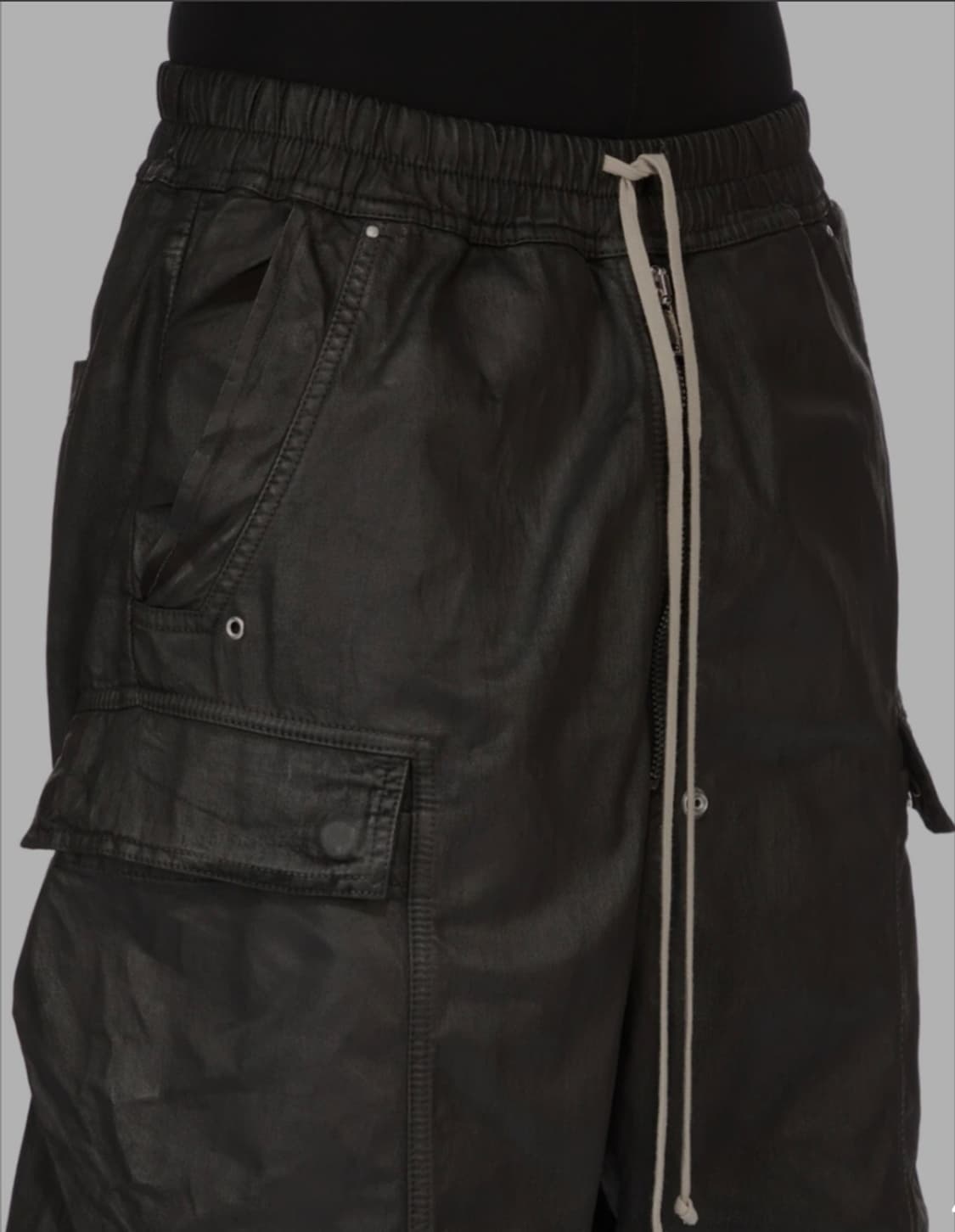 릭오웬스 SS26 TEMPLE 왁스 코팅 카고 벨라 쇼츠 DBK 상품이미지4