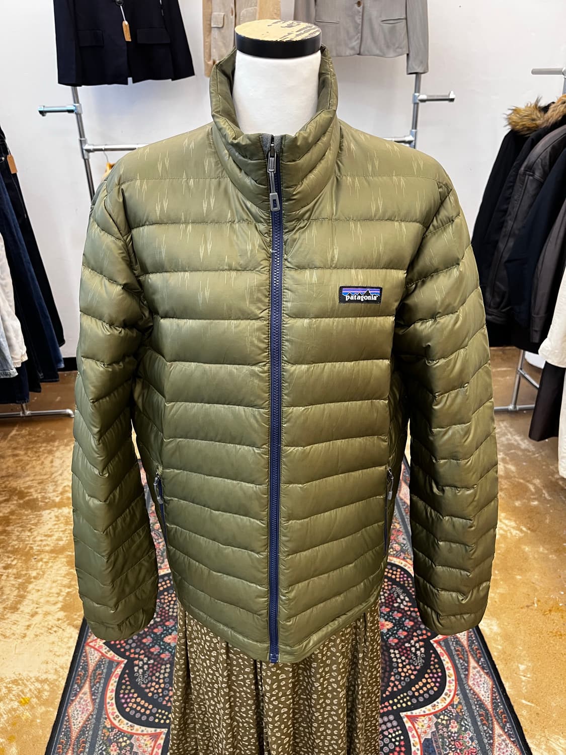 파타고니아 다운 스웨터 경량 패딩 올리브 상품이미지2