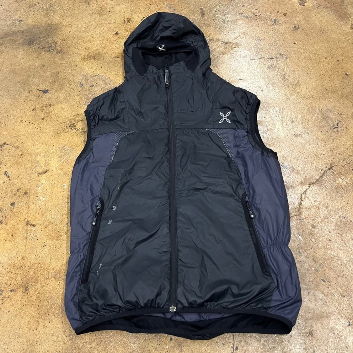 [정품/M] 몬츄라 경량패딩조끼 블랙 b16 상품이미지2