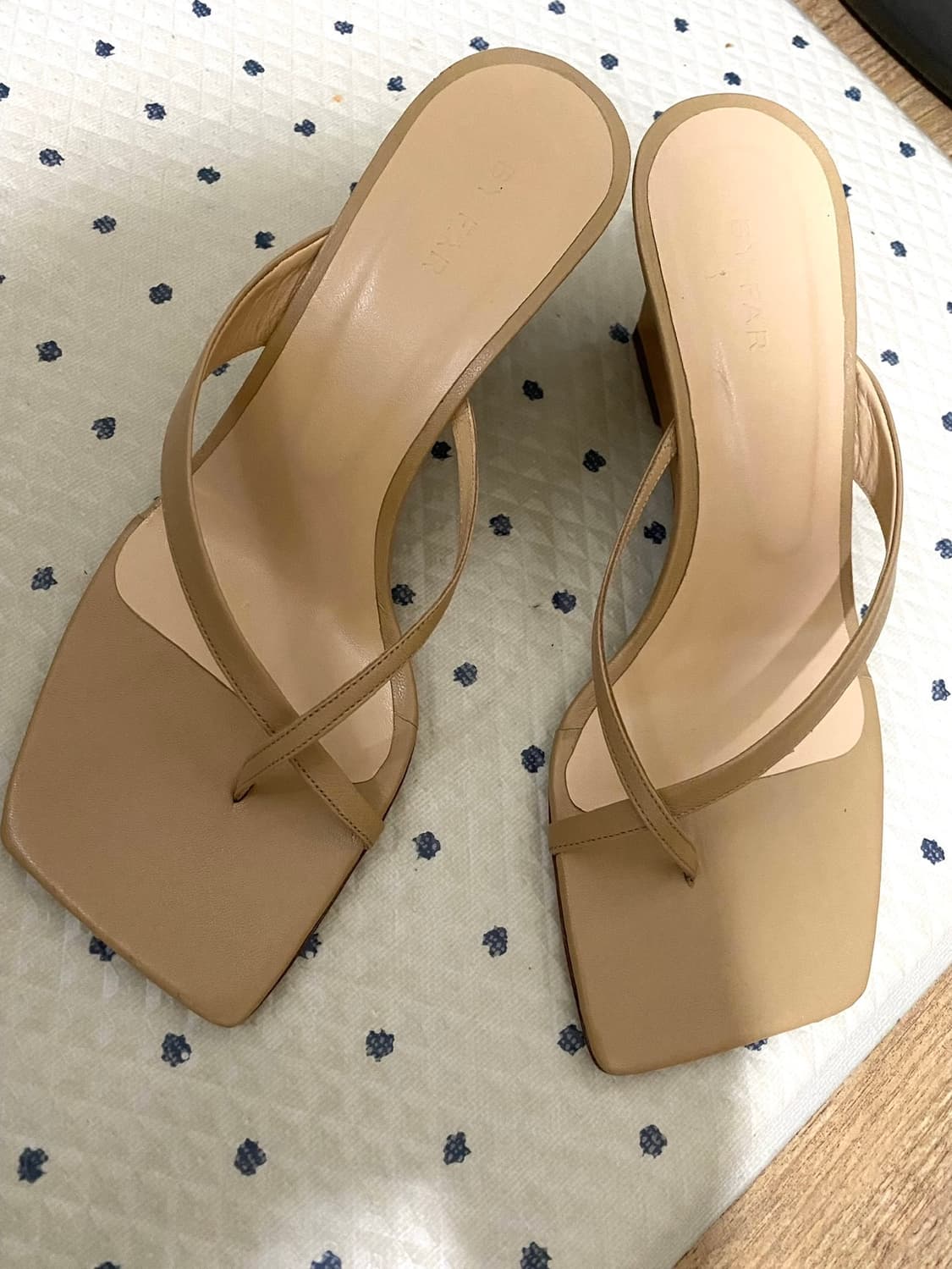 BY FAR 웨지힐 쪼리 샌들 상품이미지4