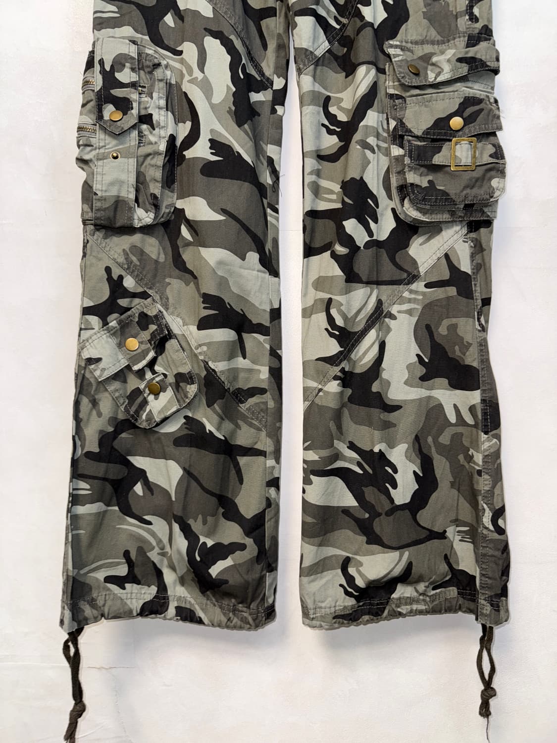 Ash khaki camouflage multi pocket 카고팬츠 상품이미지4