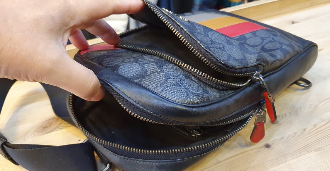 코치 레더 슬링백 상품이미지6