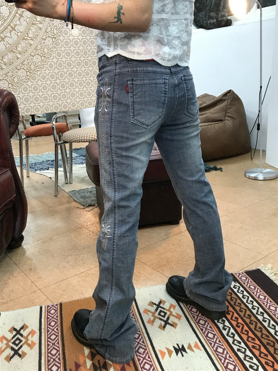 Zzaim 자수 디테일 부츠컷 데님팬츠 상품이미지3