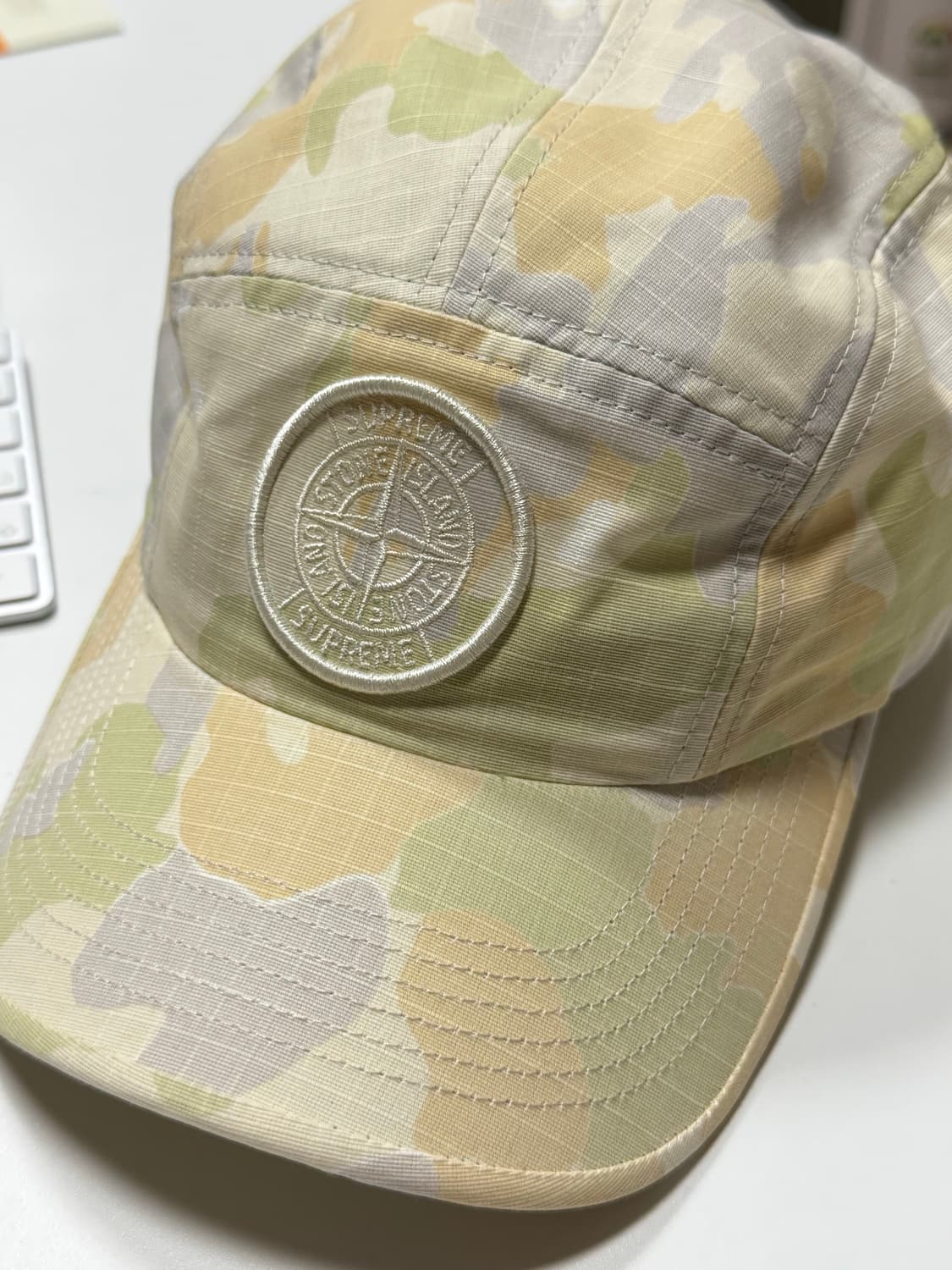 스톤아일랜드x슈프림 카모 캠프캡 상품이미지1