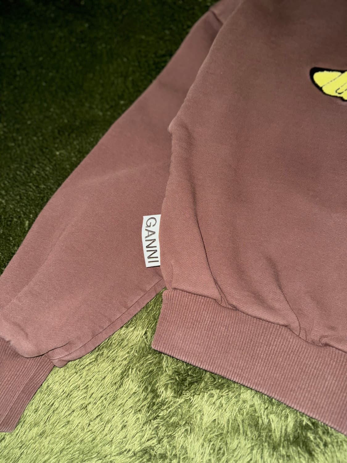 [XS] GANNI 가니 아트워크 로고 크롭 스웻셔츠 브라운 상품이미지4