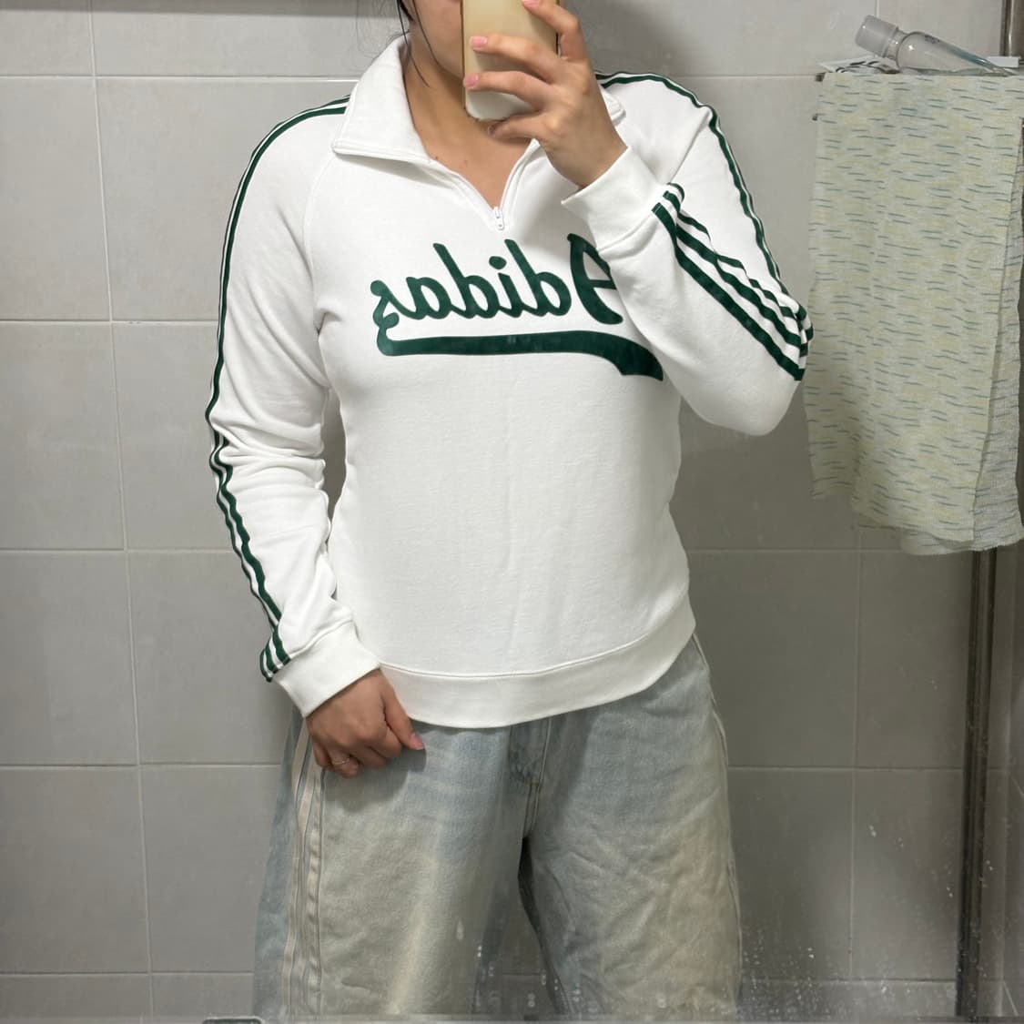 대대장) 아디다스 흰초 슬림핏 벨벳로고 반집업 상품이미지3