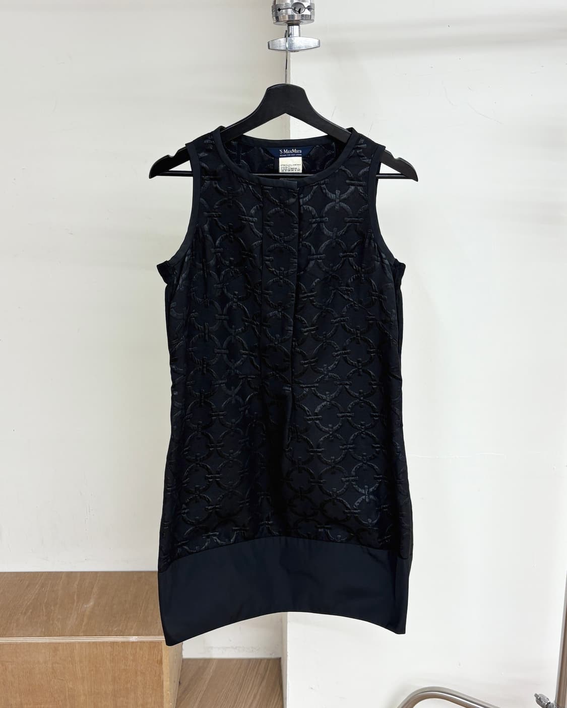 막스마라 블랙 패턴 자카드 슬리브리스 원피스 상품이미지1