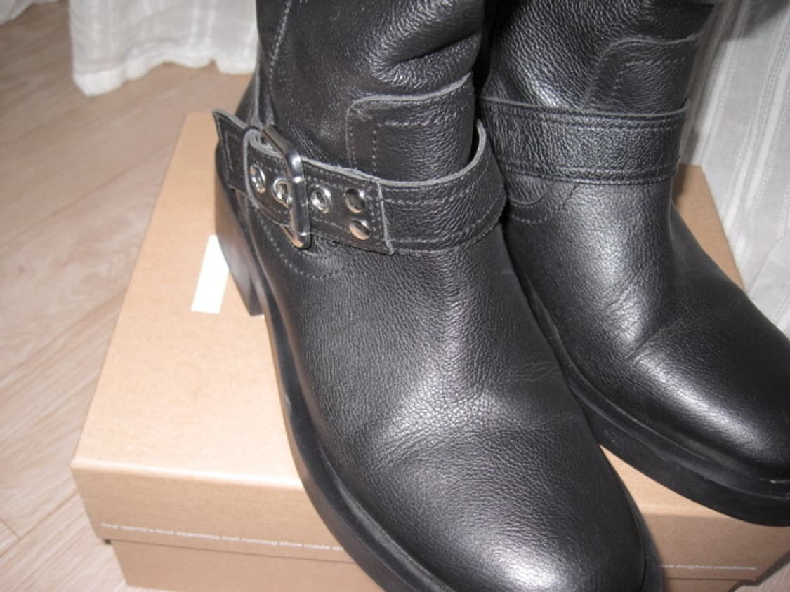 자라 레더 바이커 앵클 부츠 235mm 상품이미지3