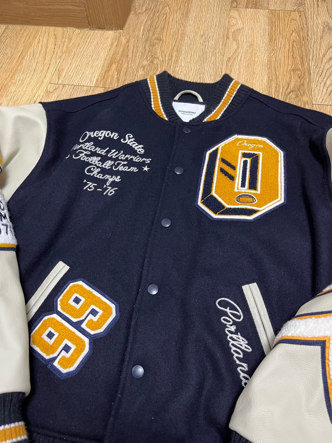 아웃스탠딩 바시티 자켓 상품이미지3