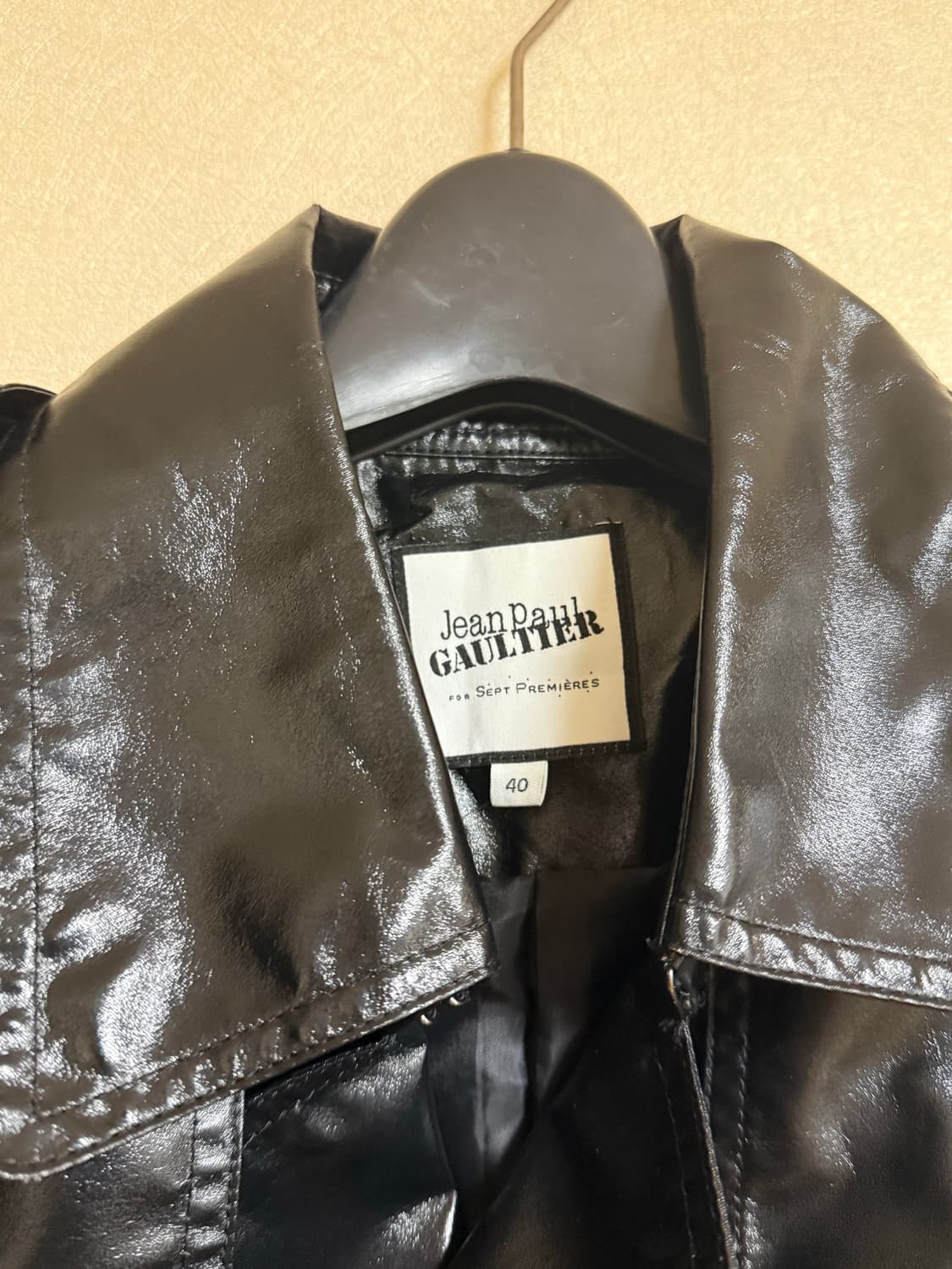 장폴고티에 아카이브 글로시 에나멜 코트 상품이미지2