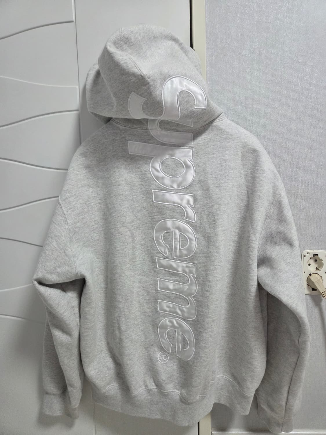 슈프림 사틴 아플리케 후드티 m 상품이미지2