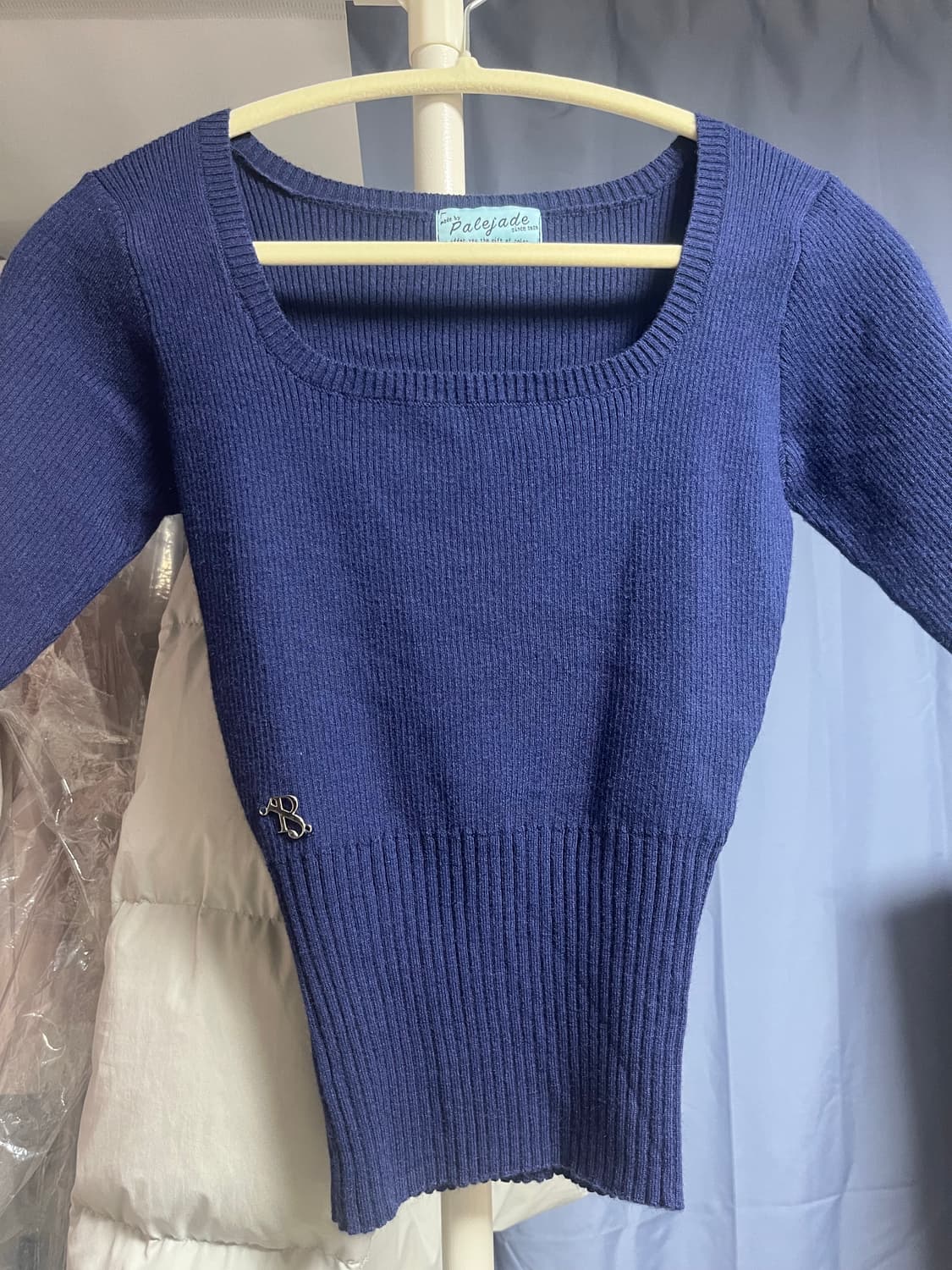 페일제이드 스퀘어넥 니트 2024 상품이미지2