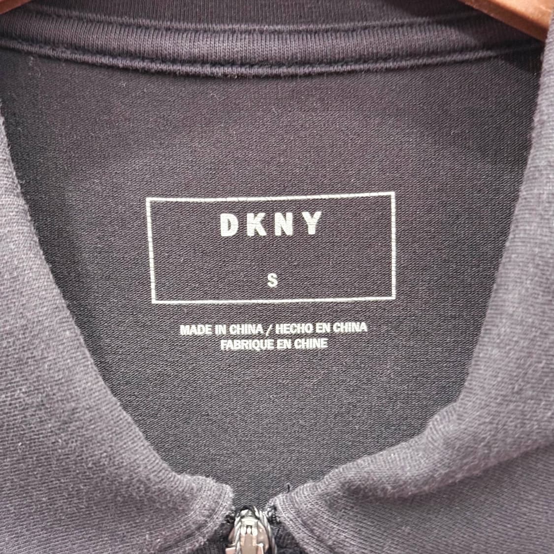 도나카란 하프 집업 PK 반팔 지퍼 디테일 화이트 가로 배색 상품이미지7